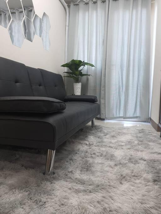 Eugennie's Place - Coast Apartment
